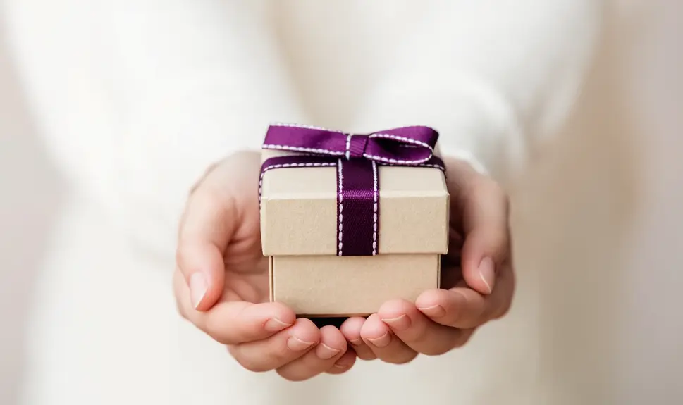 Create your perfect wishlist with Wishr - Gift with purple ribbon